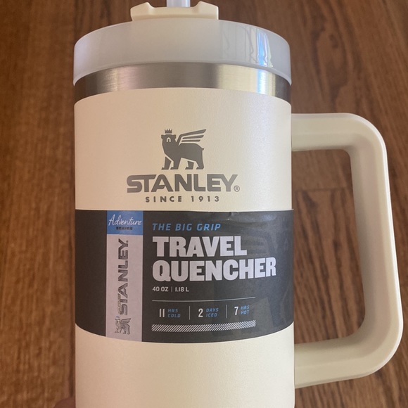 Stanley 40 oz travel Quencher - Picture 2 of 4